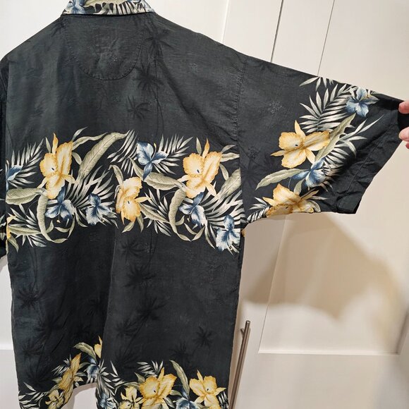 Tommy Bahama floral shirt black with yellow size medium - Picture 8 of 8